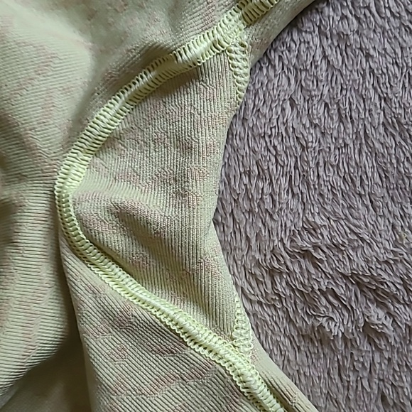 Gymshark Adapt Animal Seamless Cycling Shorts Firefly Yellow size small - Picture 9 of 13